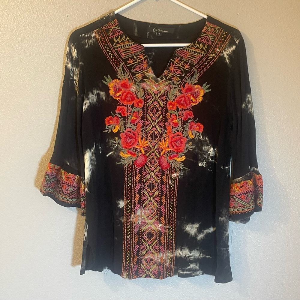 CALESSA Embroidered Tunic Size P small Black Gauze. Floral Boho Gypsy pre-owned.